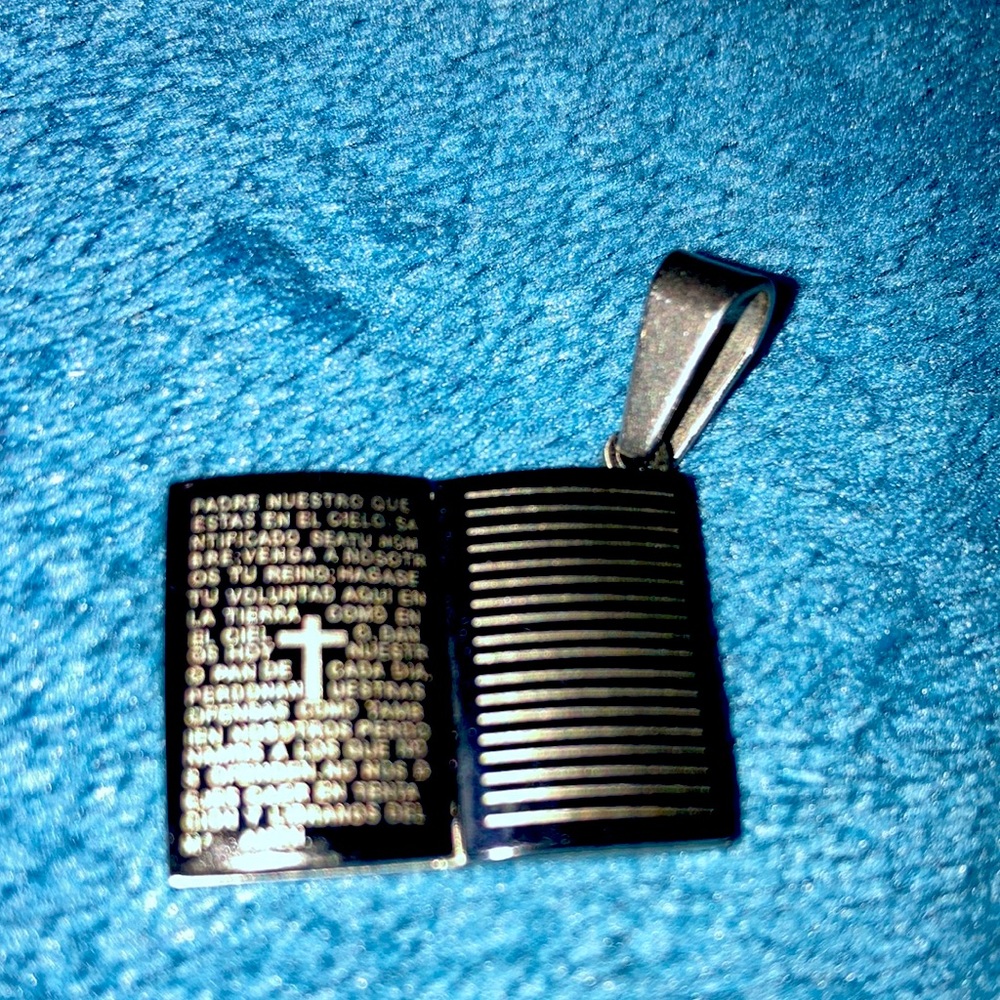 Bible charm - Picture 3 of 3